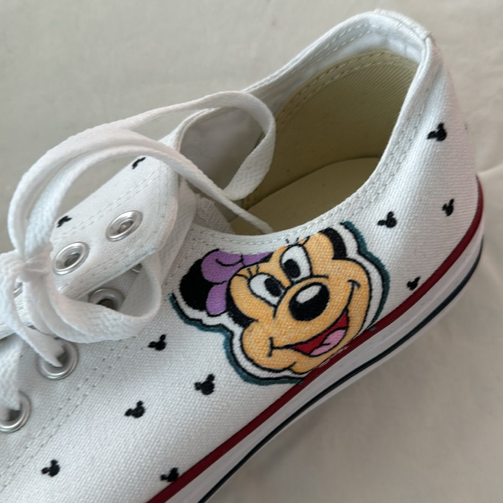 Converse-Disney - Picture 2 of 10